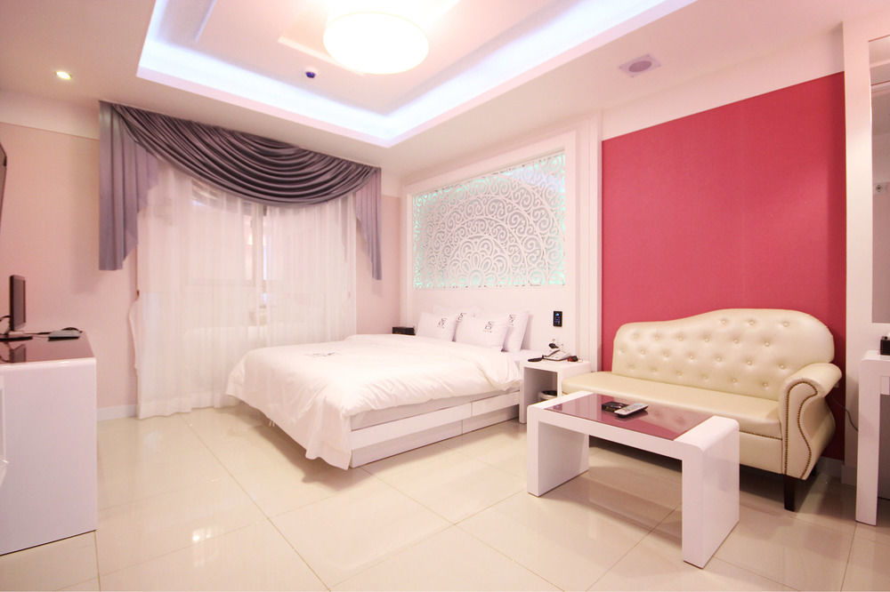 Gwangju Metropolitan City Dome Hotel מראה חיצוני תמונה