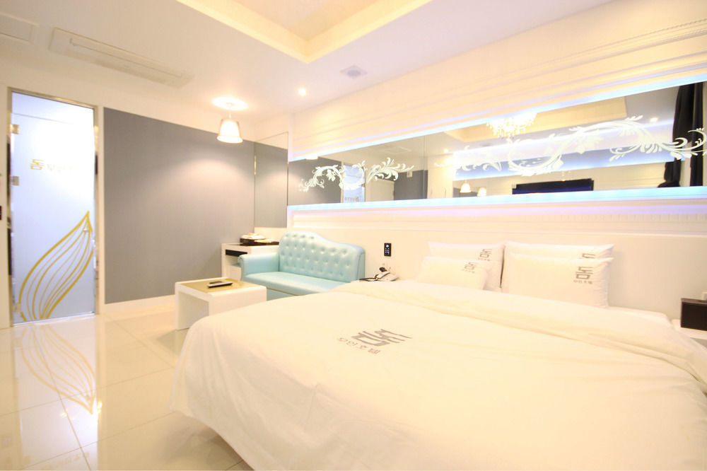 Gwangju Metropolitan City Dome Hotel מראה חיצוני תמונה