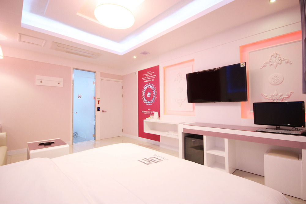 Gwangju Metropolitan City Dome Hotel מראה חיצוני תמונה