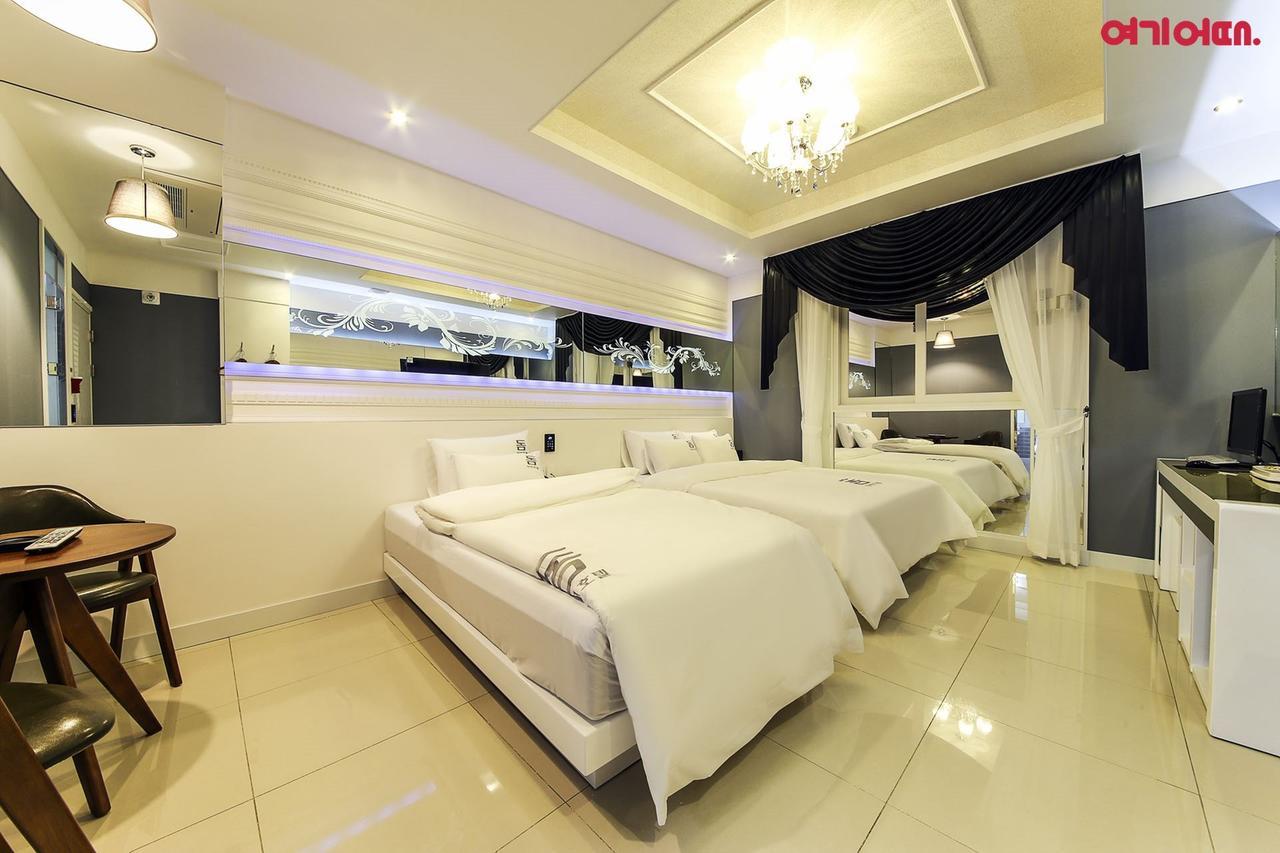 Gwangju Metropolitan City Dome Hotel מראה חיצוני תמונה