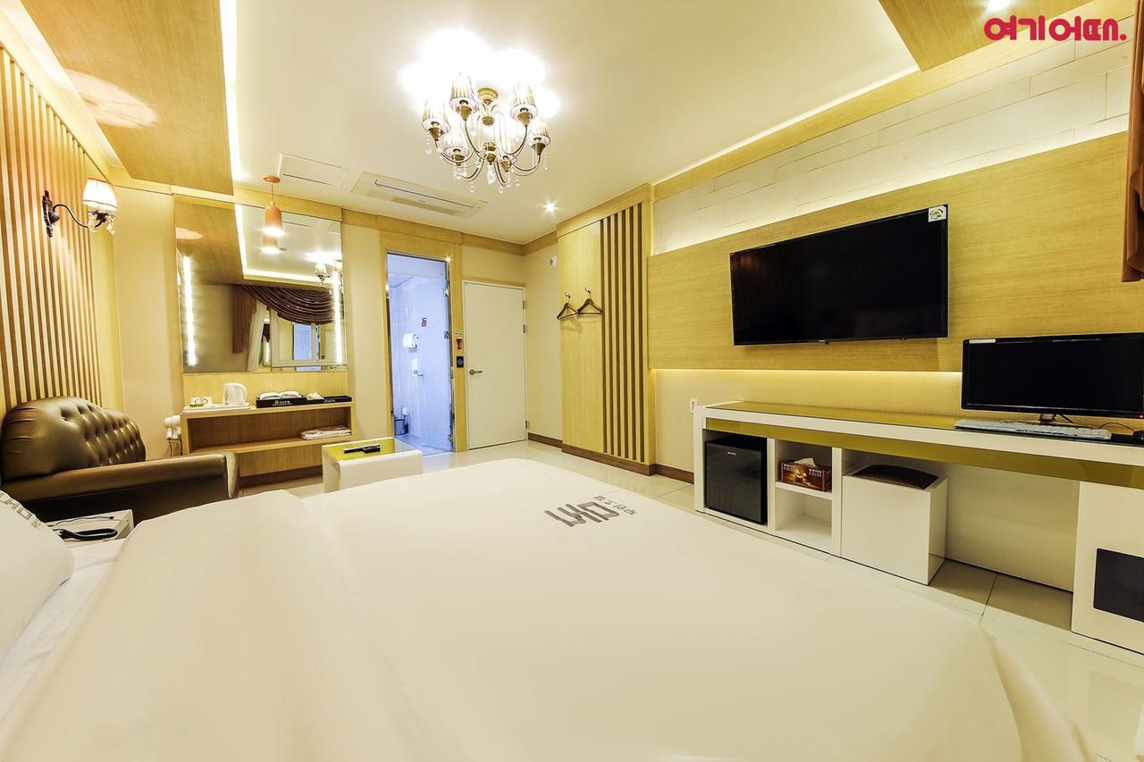 Gwangju Metropolitan City Dome Hotel מראה חיצוני תמונה