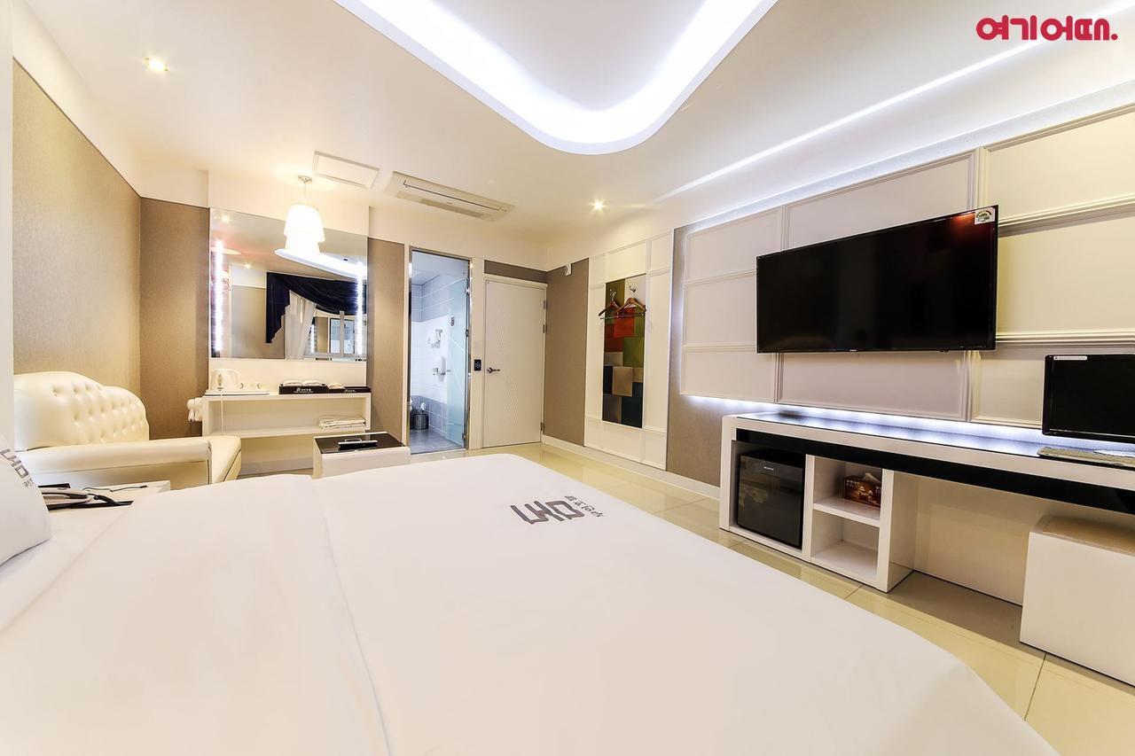 Gwangju Metropolitan City Dome Hotel מראה חיצוני תמונה