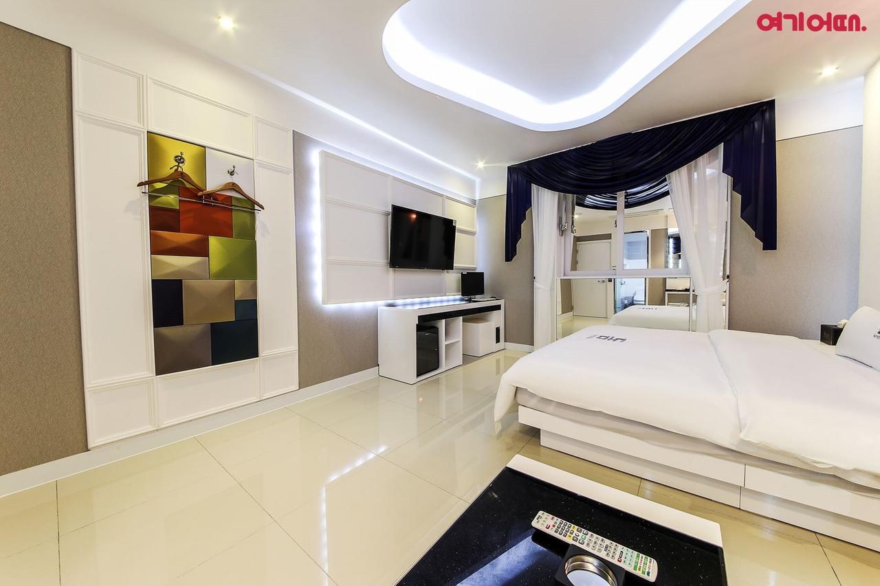 Gwangju Metropolitan City Dome Hotel מראה חיצוני תמונה