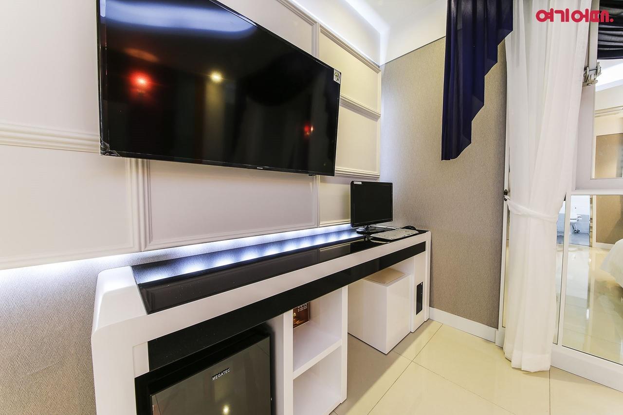 Gwangju Metropolitan City Dome Hotel מראה חיצוני תמונה