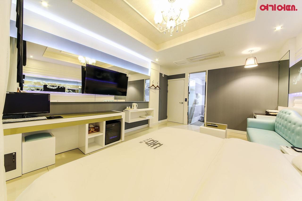 Gwangju Metropolitan City Dome Hotel מראה חיצוני תמונה